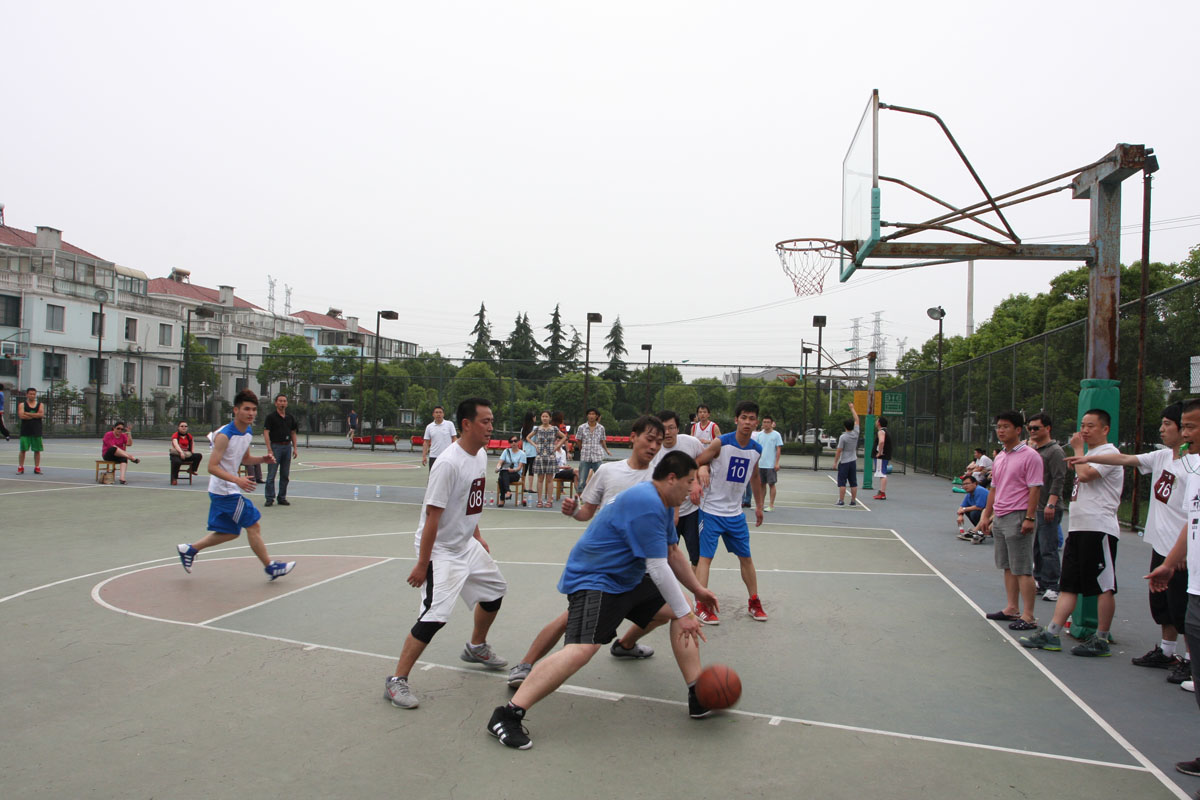 2013.05.25集团党委举行第三届文化节篮球比赛活动.jpg